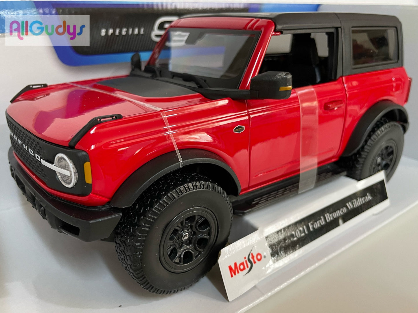 1:18 Ford Bronco Red Wildtrak Maisto Special Edition Die-Cast Model Car