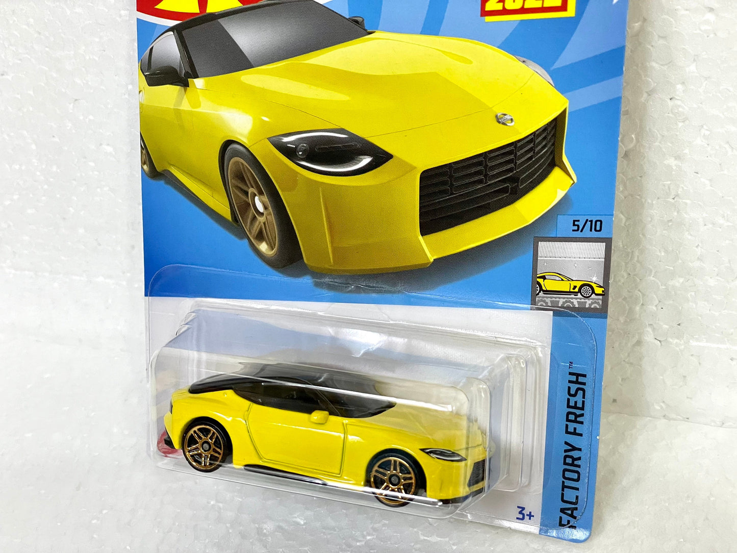 Hot Wheels Nissan Z Proto Yellow Factory Fresh 5/10